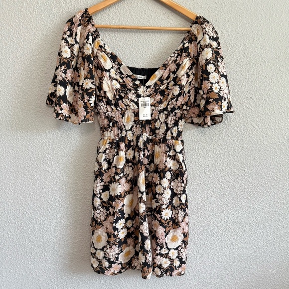 Abercrombie & Fitch Angel Sleeve Smocked Waist Mini Dress Size Small NWT - Picture 2 of 7